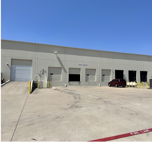 More Photos Of 2251 Picadilly Dr, Austin Warehouse For Lease