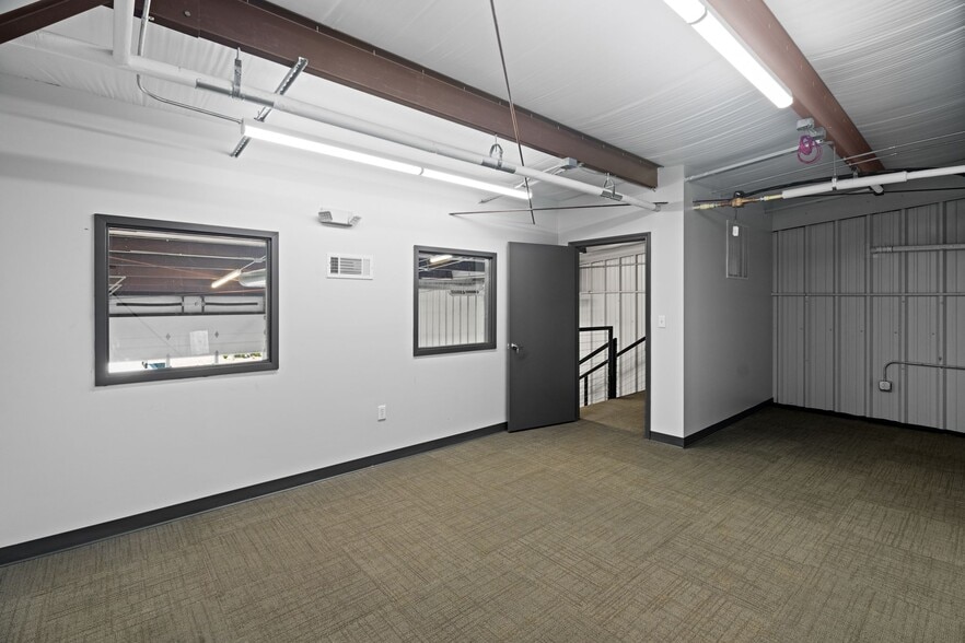 More Photos Of 2910 Crestwood Blvd, Irondale Unknown For Sale