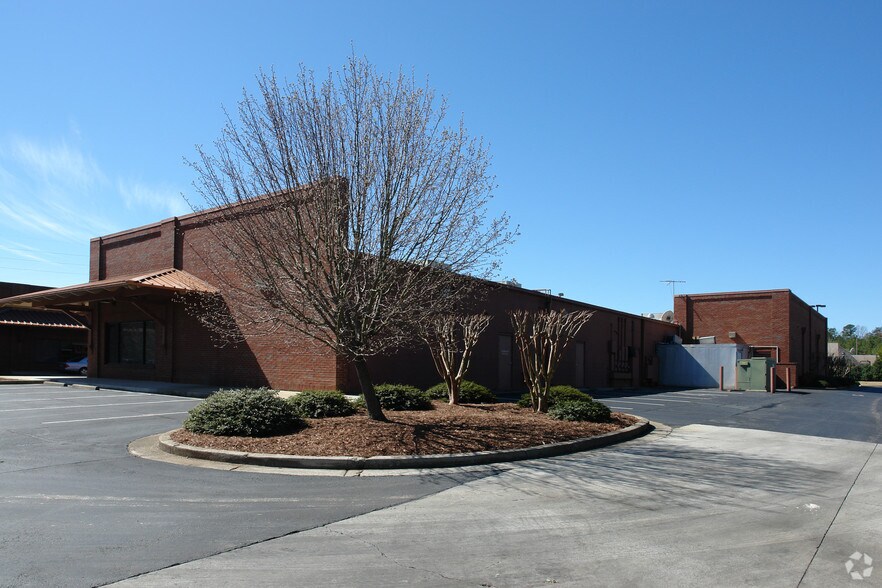 More Photos Of 9529-9539 Hwy 92, Woodstock Unknown For Lease