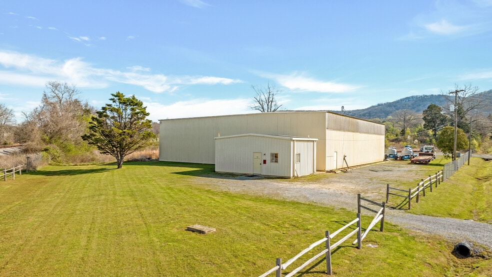 More Photos Of 221 55th St NE, Fort Payne Manufacturing For Sale