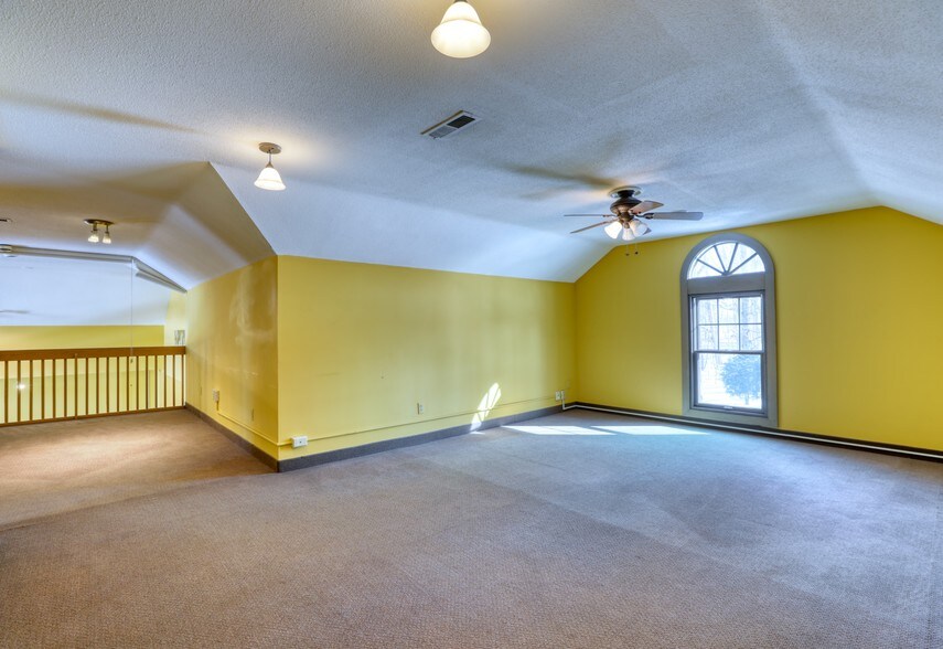 More Photos Of 908-914 Allen St, Springfield Storefront Retail Office For Sale