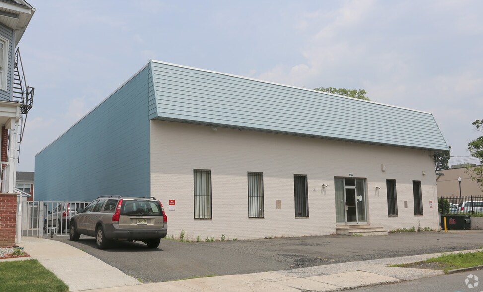 More Photos Of 134 Myer St, Hackensack Warehouse For Sale