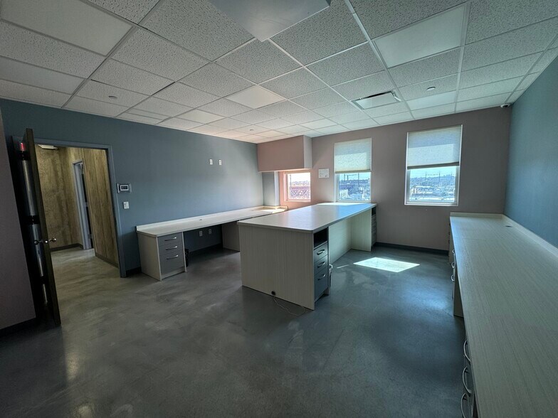 More Photos Of 23-25 31st St, Astoria Medical For Lease