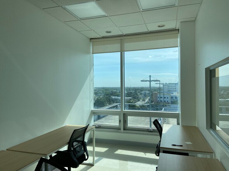 More Photos Of 20900 NE 30th Ave, Aventura Office Residential For Lease