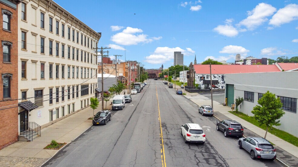 More Photos Of 930 Broadway, Albany Apartments For Lease
