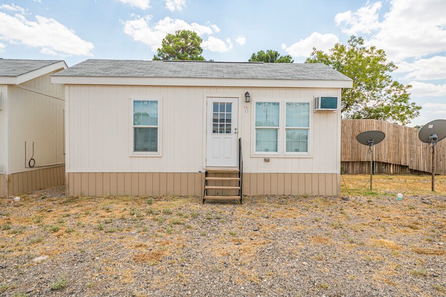 More Photos Of 4301 S County Road 1135, Midland Specialty For Lease