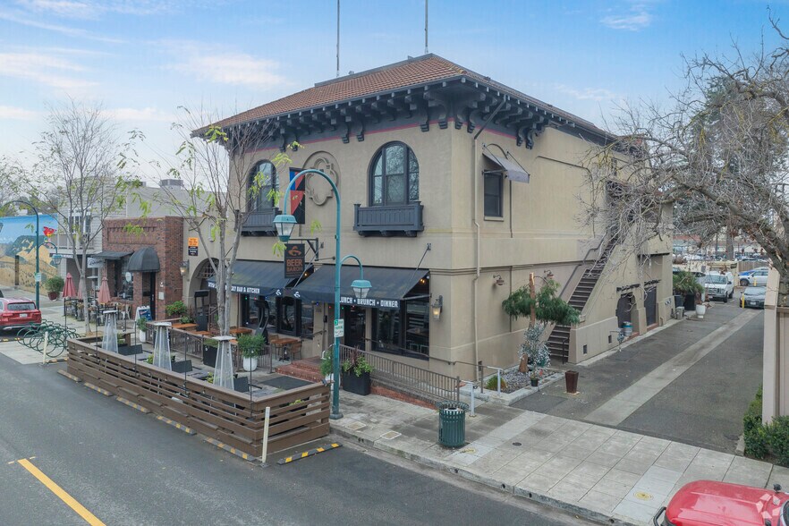 More Photos Of 328 St Mary St, Pleasanton Storefront Retail Office For Lease