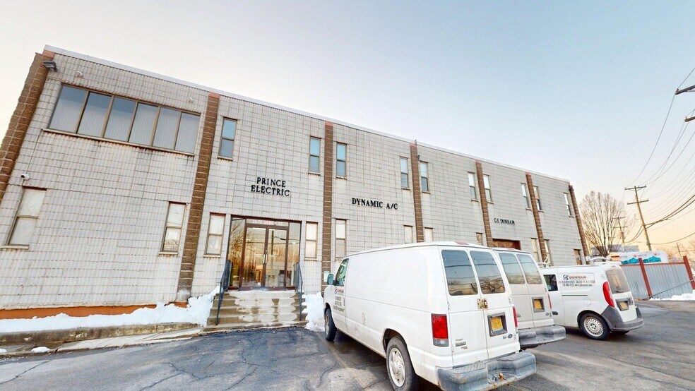 More Photos Of 13007 26th Ave, Flushing Office For Lease