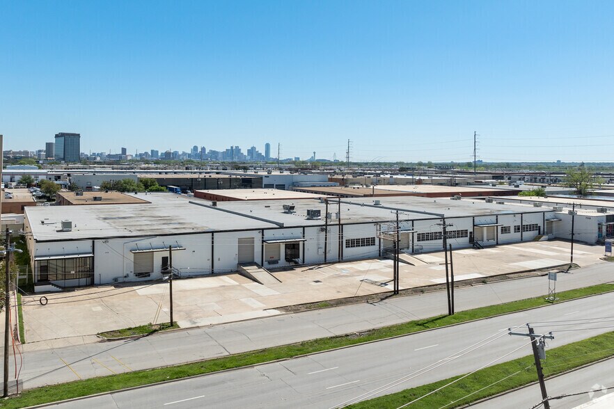 More Photos Of 712-740 W Mockingbird Ln, Dallas Warehouse For Lease