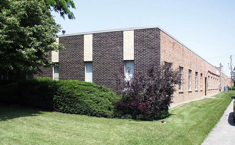 Primary Photo Of 2625 American Ln, Elk Grove Village Warehouse For Lease