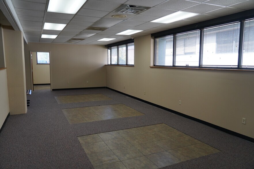 More Photos Of 120 E West Pky, Anderson Office For Lease