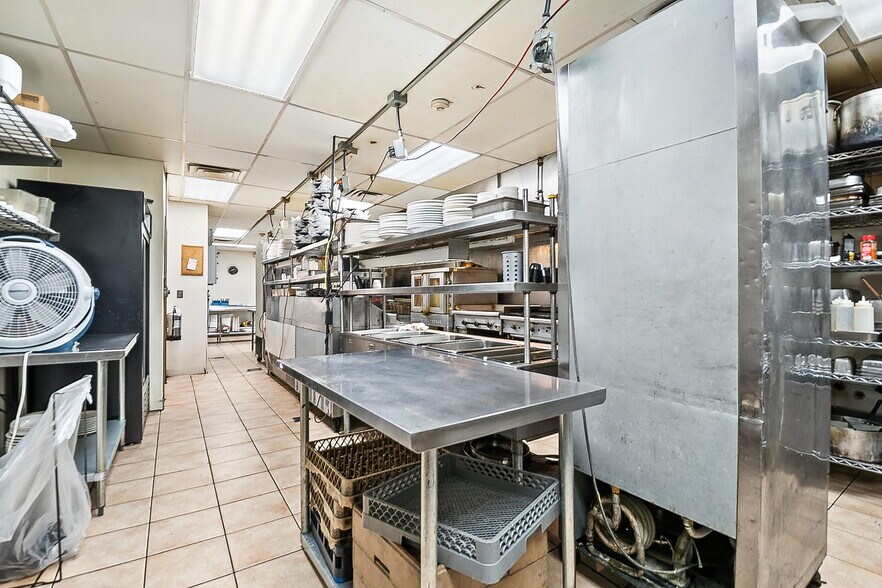 More Photos Of 380 Coal St, Wilkes Barre Freestanding For Lease