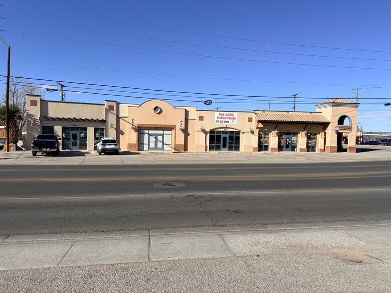 Primary Photo Of 1101-1125 N Solano Dr, Las Cruces General Retail For Lease