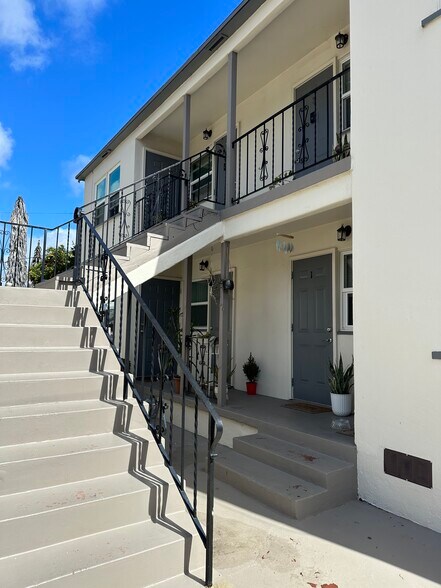 More Photos Of 2689 Reynard Way, San Diego Apartments For Sale