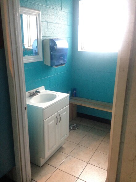 More Photos Of 1308 S Peoria Ave, Tulsa Unknown For Lease