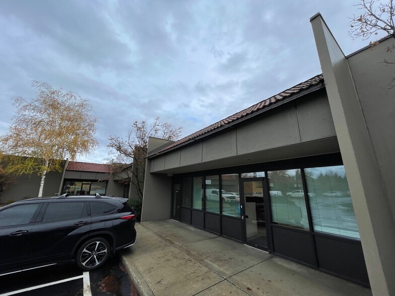 Primary Photo Of 10220 N Nevada St, Spokane Storefront Retail Office For Lease