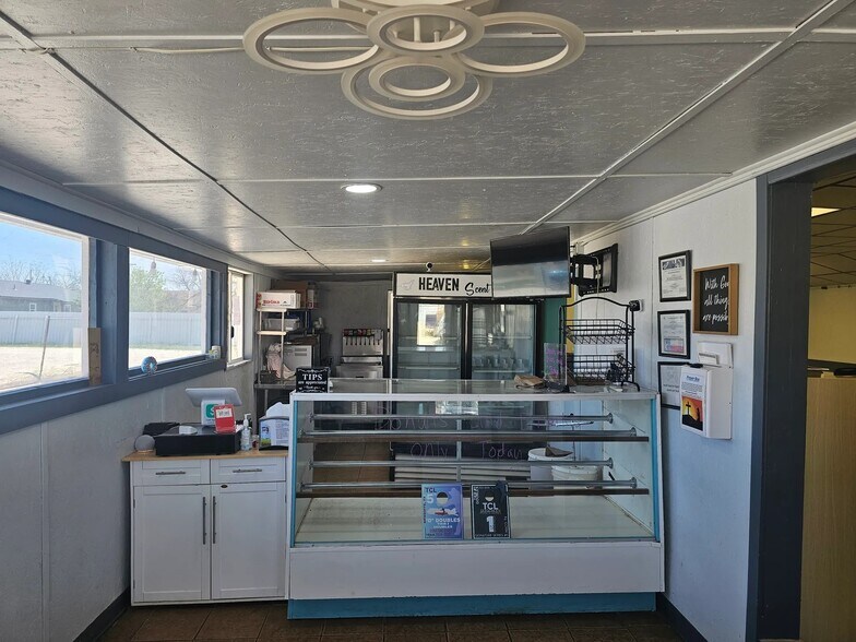 More Photos Of 735 Avenue E, Hawley Restaurant For Sale