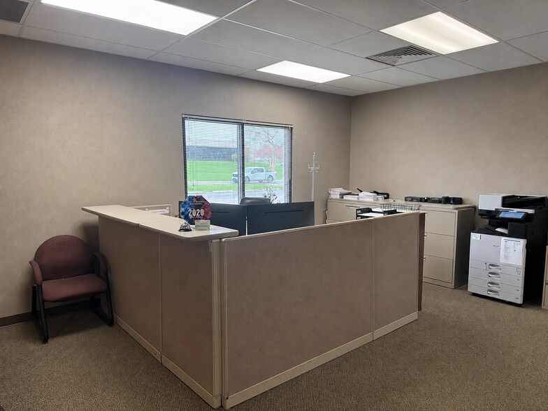 More Photos Of 7619 W Jefferson Blvd, Fort Wayne Office For Sale