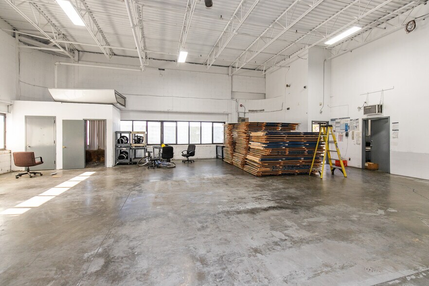 More Photos Of 161 Remington Blvd, Ronkonkoma Warehouse For Sale