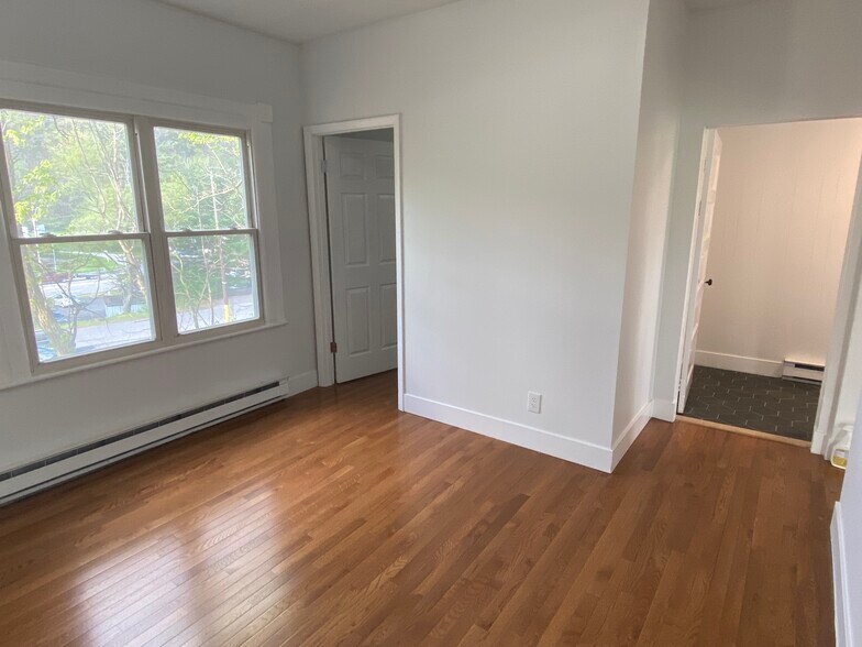 More Photos Of 105 Willowbrook Rd, South Abington Office Residential For Lease