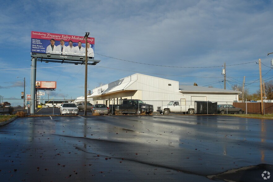 More Photos Of 1211-1217 NW 16th St, Fruitland Freestanding For Sale