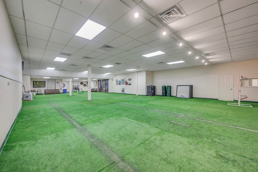 More Photos Of 116-120 Monahan Ave, Dunmore Flex For Lease