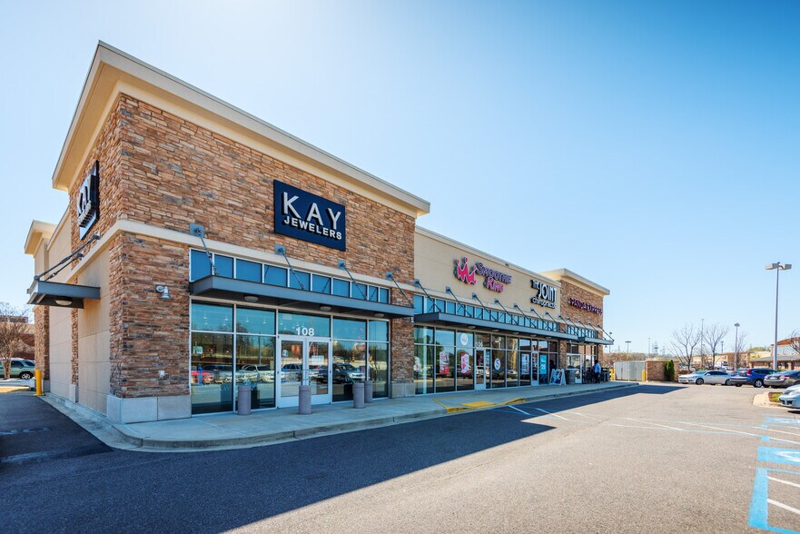 More Photos Of 5883-5897 Poplar Ave, Memphis Unknown For Lease