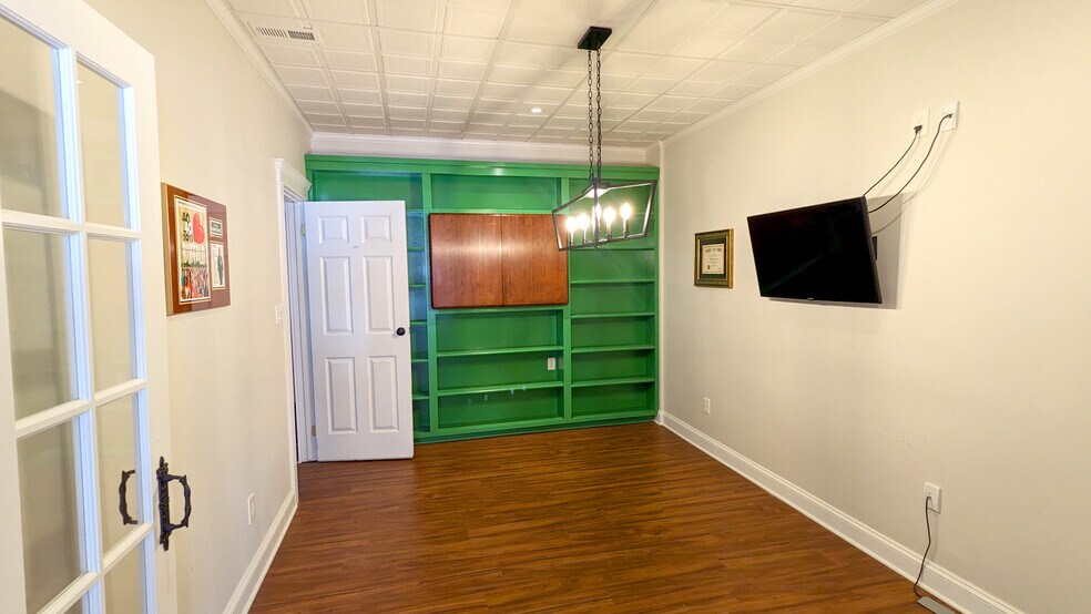 More Photos Of 5555 Main St, Williamsville Office For Lease