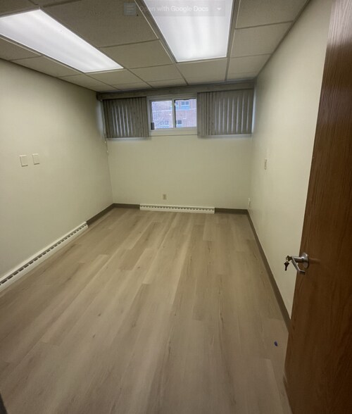 More Photos Of 936 Church Ave, Saint Charles Office For Sale