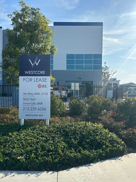 More Photos Of 126 E Oris St, Compton Distribution For Lease