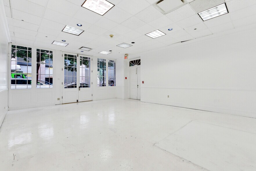 More Photos Of 336 Camp St, New Orleans Office For Lease