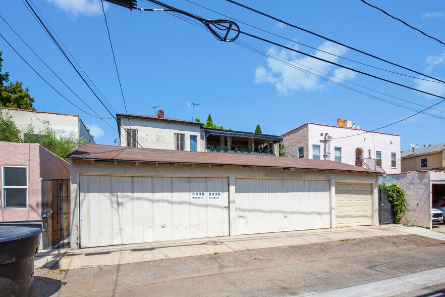 More Photos Of 9936 Robbins Dr, Beverly Hills Apartments For Sale