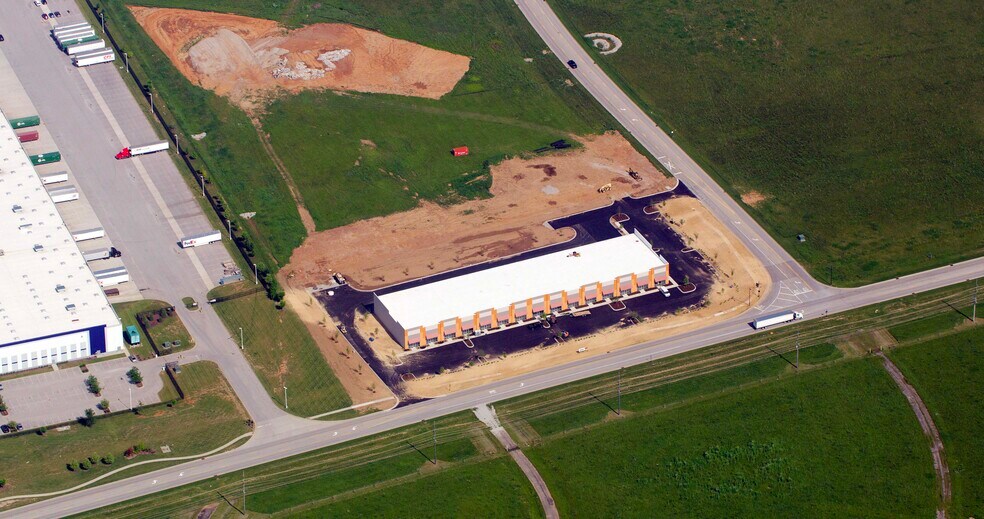 More Photos Of 485 International Dr, Jeffersonville Light Distribution For Lease