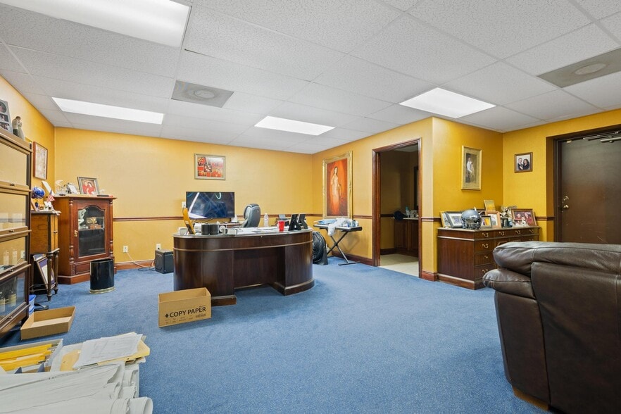 More Photos Of 16255 Aviation Loop Dr, Brooksville Manufacturing For Lease