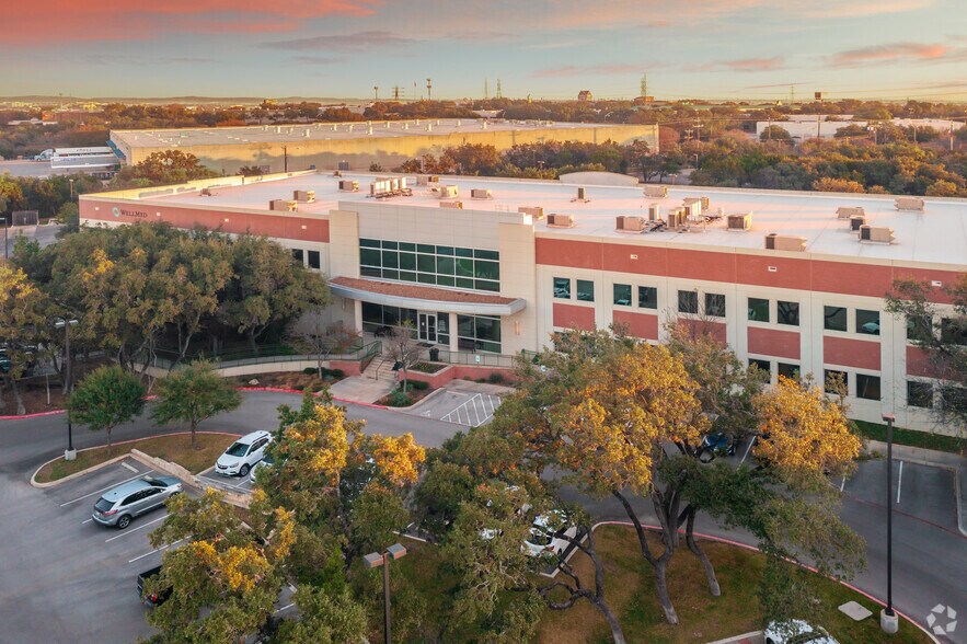 More Photos Of 12459 Network Blvd, San Antonio Office For Lease