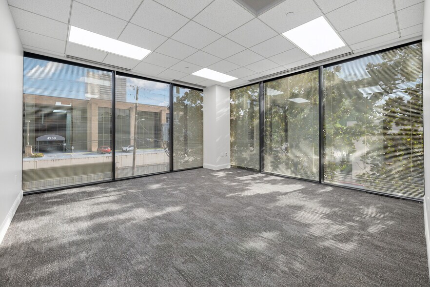 More Photos Of 17 S Briar Hollow Ln, Houston Office Residential For Lease