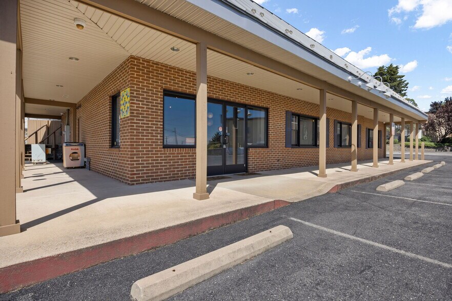 More Photos Of 294 Lee Hwy, Verona General Retail For Lease