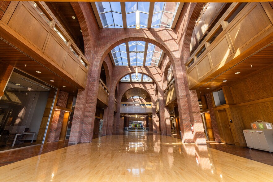 More Photos Of 1 E Center St, Fayetteville Office Residential For Lease