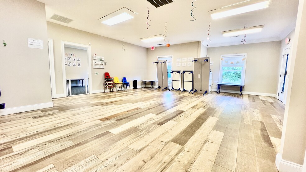 More Photos Of 4080 McGinnis Ferry Rd, Alpharetta Office For Sale