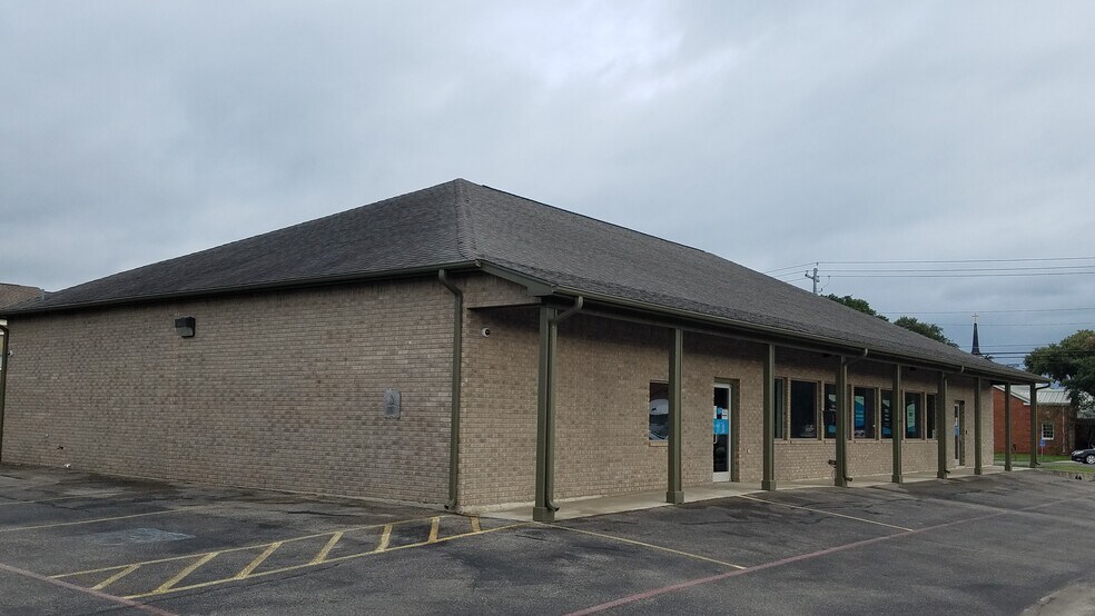 More Photos Of 1116 E Walnut St, Seguin Medical For Lease