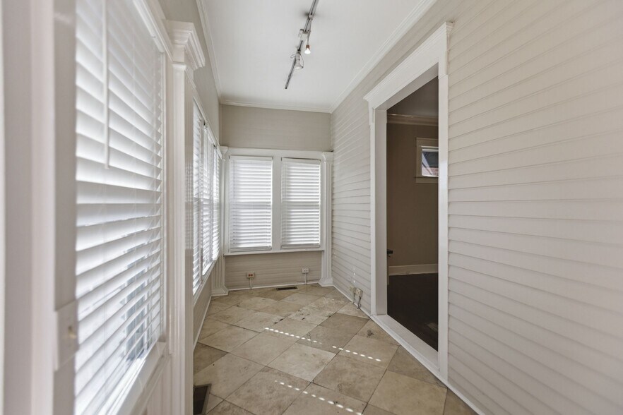 More Photos Of 211 29th Ave N, Nashville Freestanding For Lease
