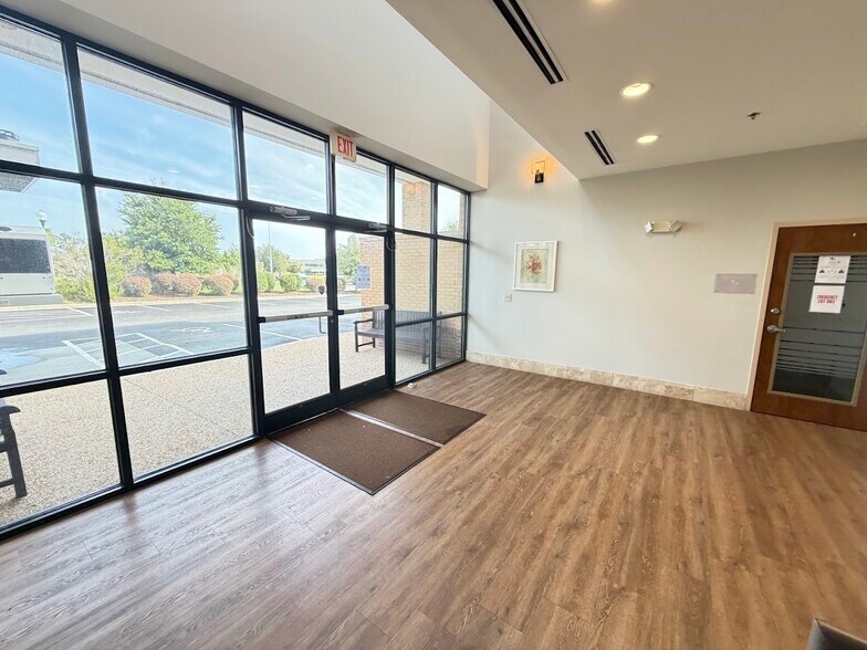More Photos Of 509 Olde Waterford Way, Leland Medical For Sale