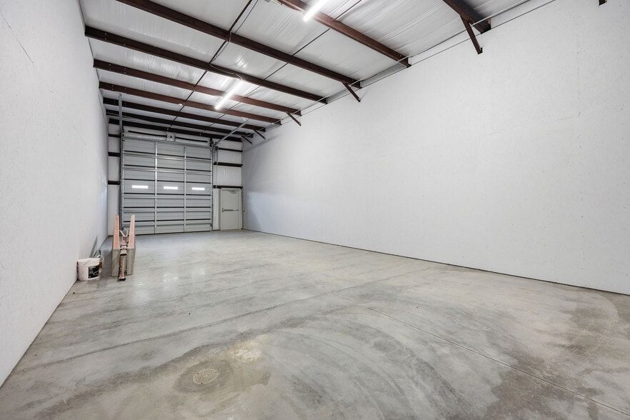 More Photos Of 3945 Lee St, Ayden Light Distribution For Lease