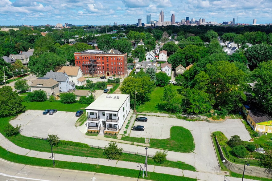 More Photos Of 1295 W Holmden Ave, Cleveland Apartments For Sale