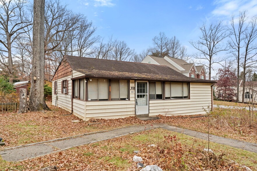 More Photos Of 8906 Hooes Rd, Lorton Specialty For Sale