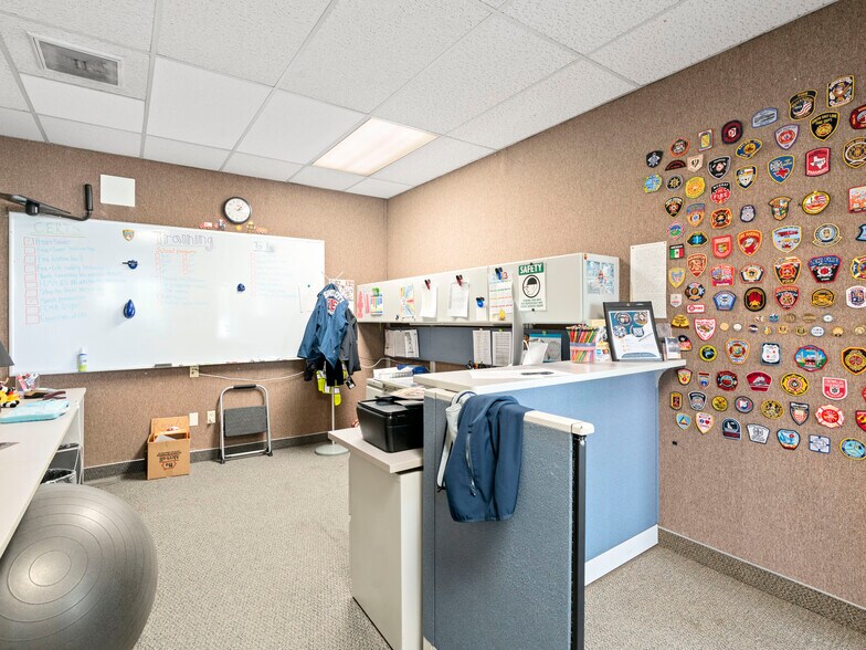 More Photos Of 9010 S 150 E, Sandy Light Manufacturing For Sale