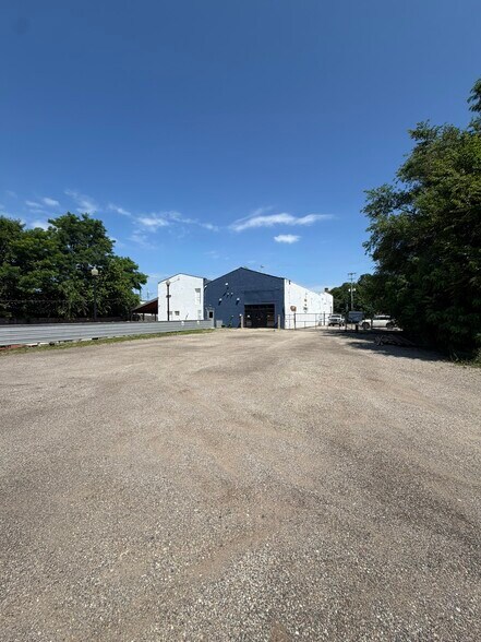 More Photos Of 92 E Michigan Ave, Galesburg Freestanding For Sale