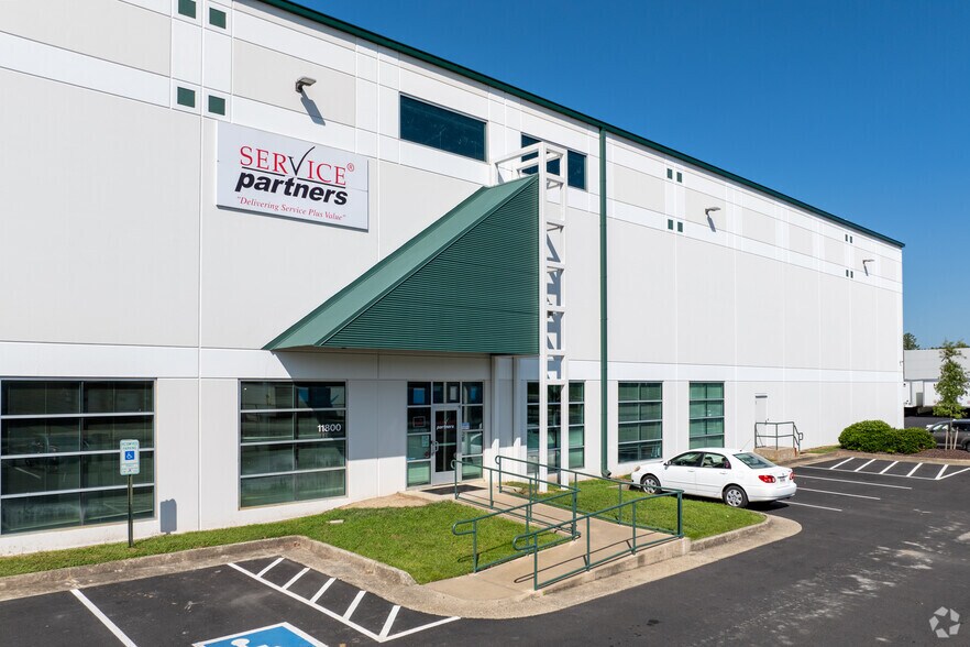 More Photos Of 11800-11900 N Lakeridge Pky, Ashland Distribution For Lease