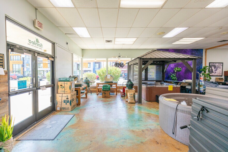 More Photos Of 6531 Folsom Blvd, Sacramento Storefront For Lease