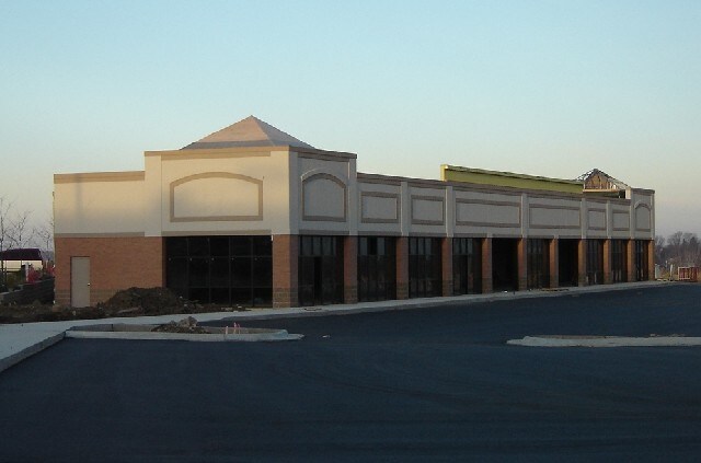 More Photos Of 2512 White Tail Dr, Cedar Falls Storefront For Lease